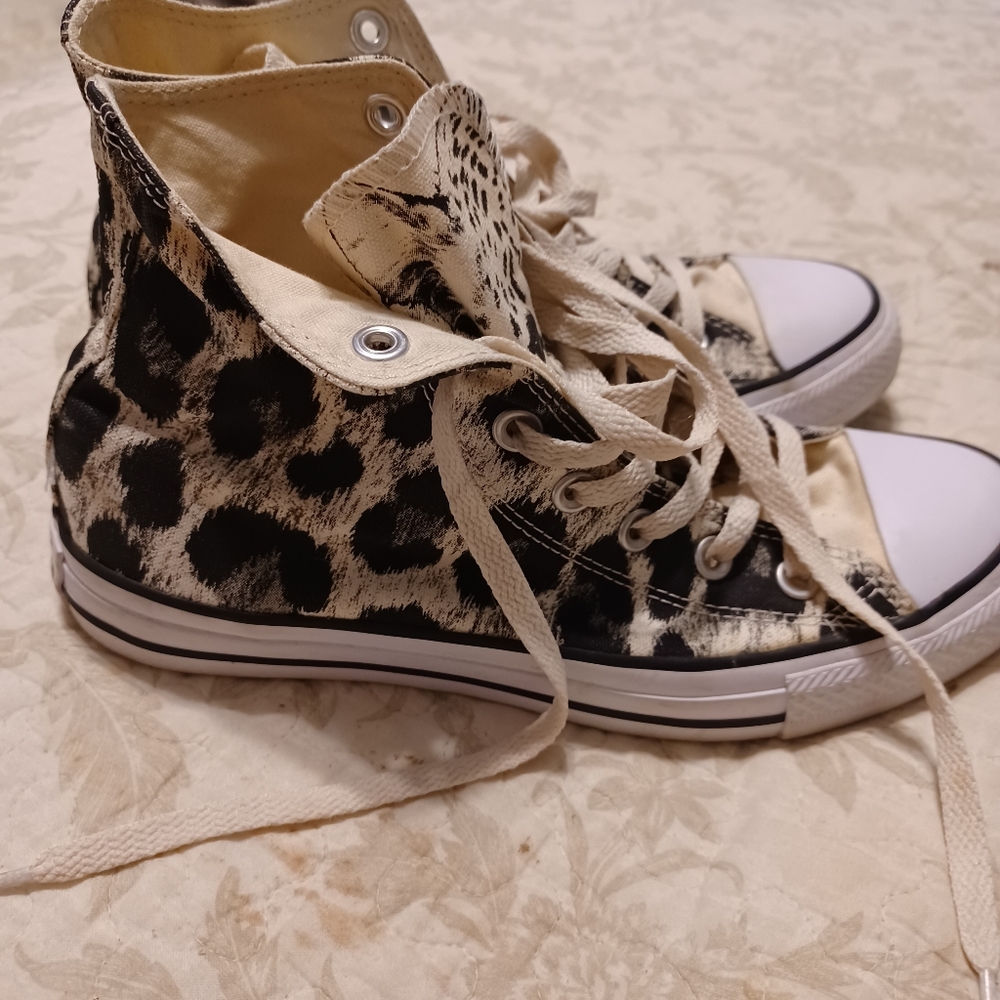 Converse size 7.5